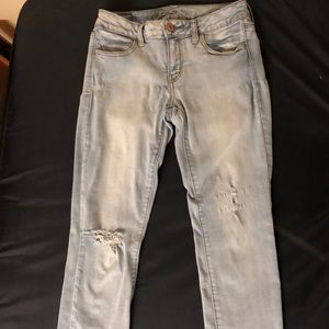 Size 6 ripped American Eagle jeggings